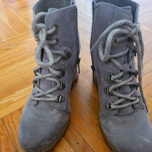 Sorel Joan Uptown Women's Size 7.5 Boots With Lace
